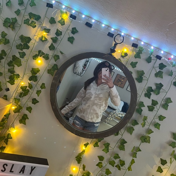 Zip up! - Picture 2 of 3